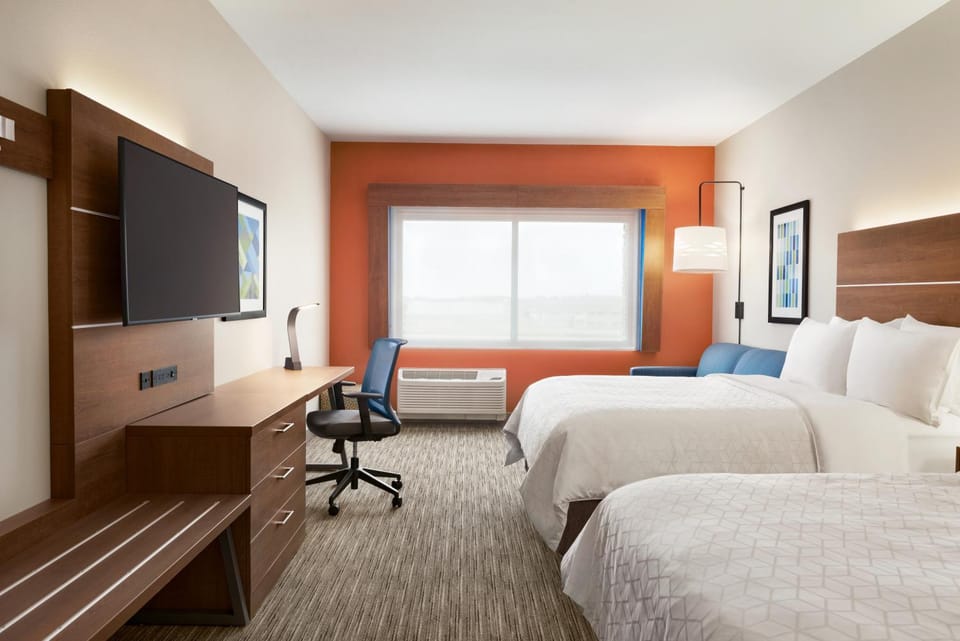 Bed, TV and multimedia, Bedroom