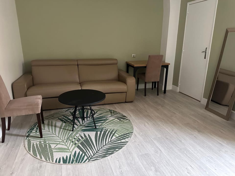 Mb property Apartment in Paris