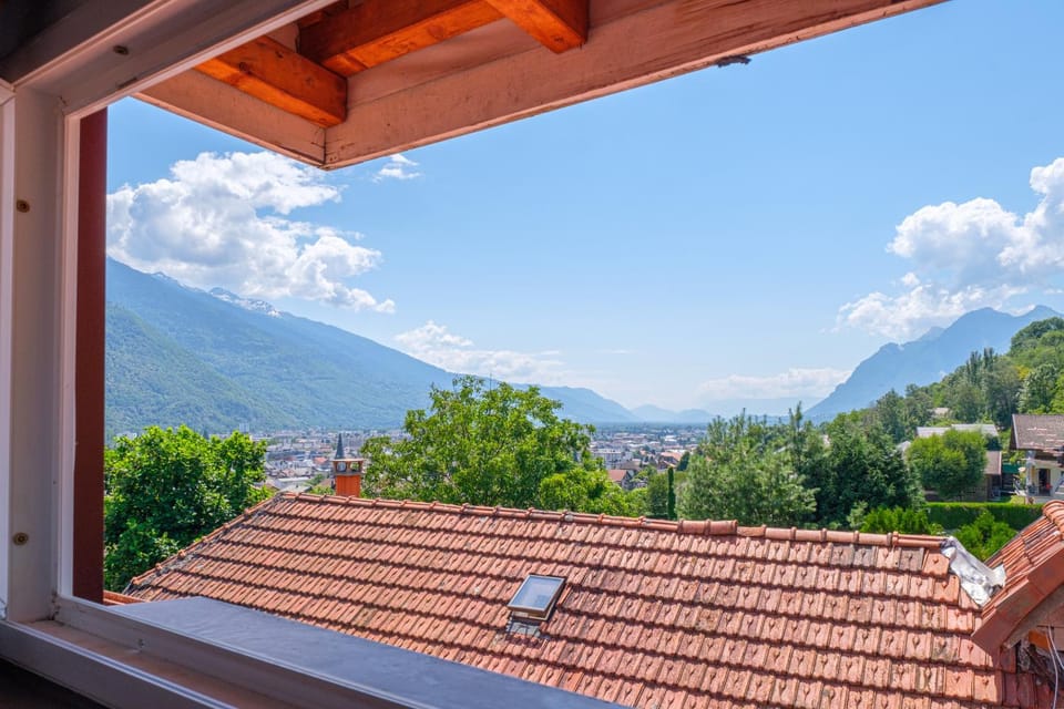 Studio duplex atypique CLIMATISATION, parking, lit double, Netflix, 500m centre - Gîtes La Tarine - LABEL GÎTE DE FRANCE Apartment in Haute-Savoie