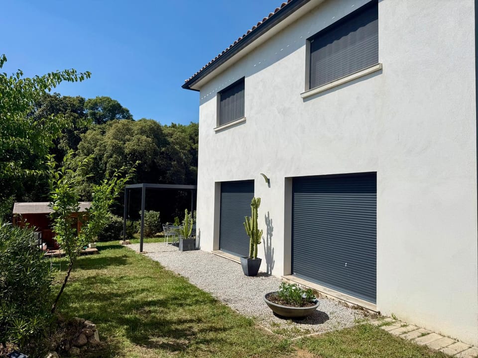 Property building, Garden, Garden view