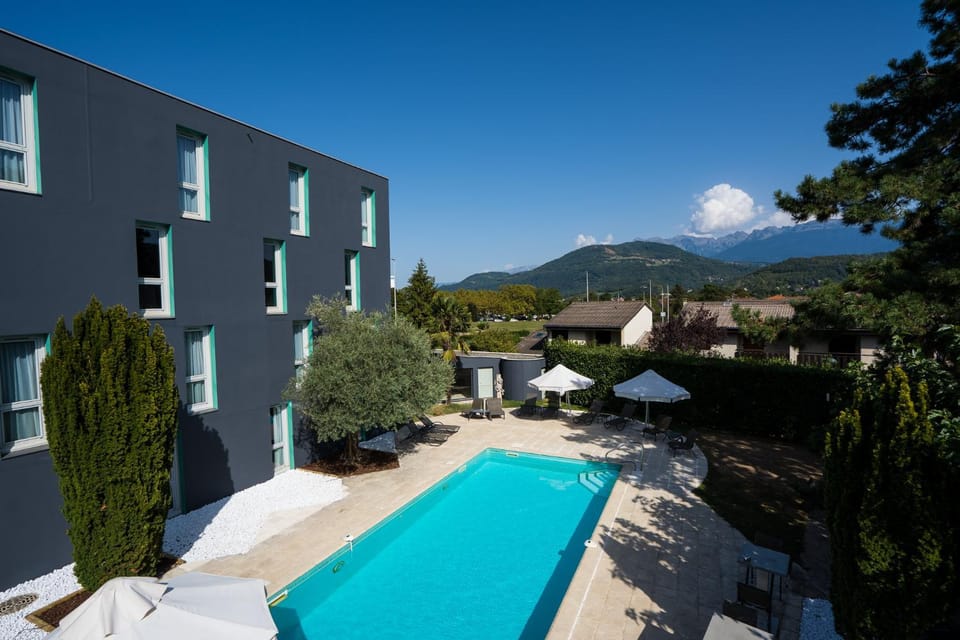 Facade/entrance, Pool view, Swimming pool, Swimming pool