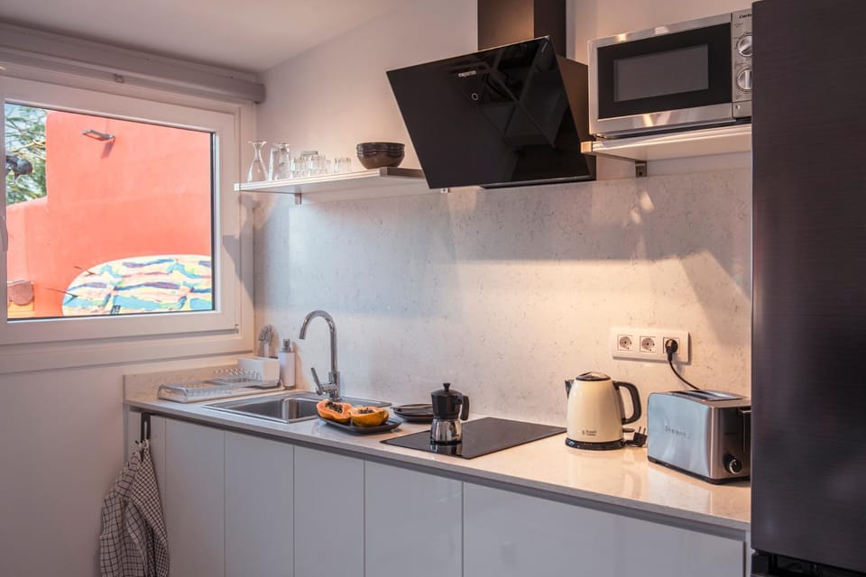 Kitchen or kitchenette