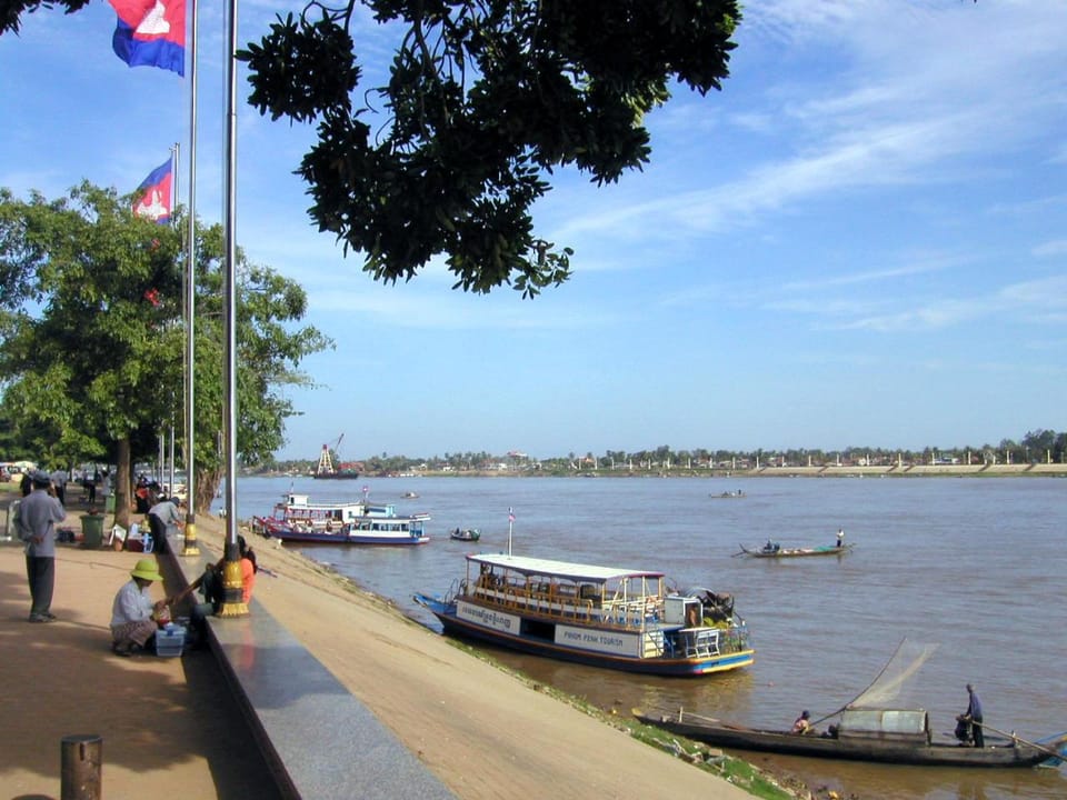 Neighbourhood, Landmark view, River view