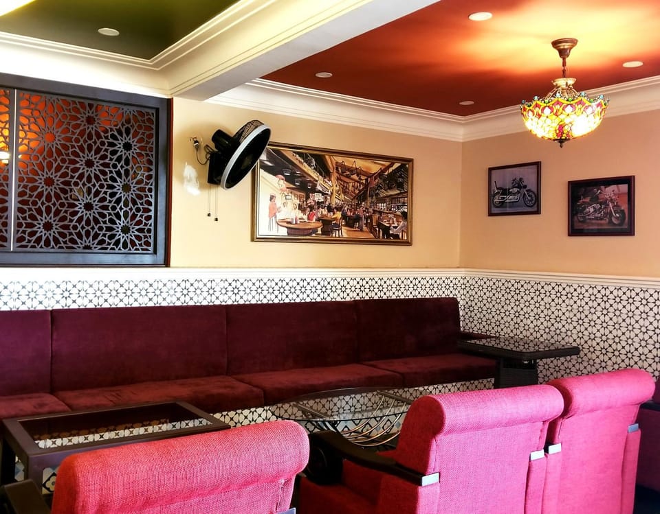 Lounge or bar, Seating area