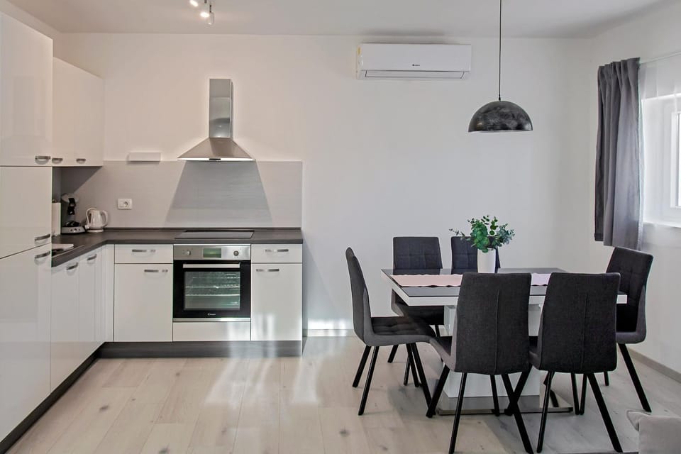 Kitchen or kitchenette, Living room, Dining area, air conditioner