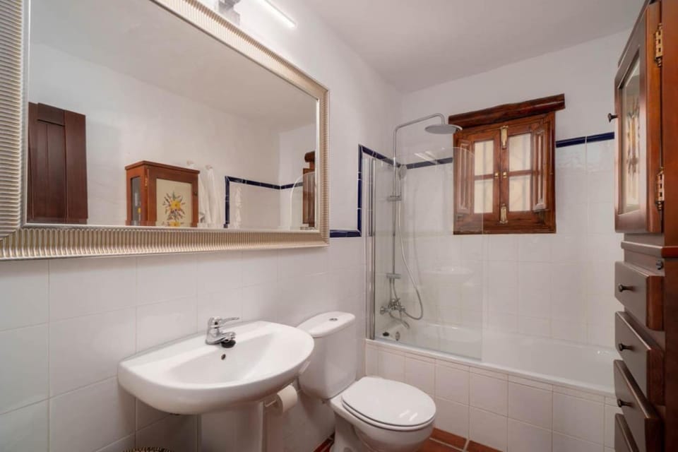 Villa with views and private pool near Malaga. Villa in Axarquía