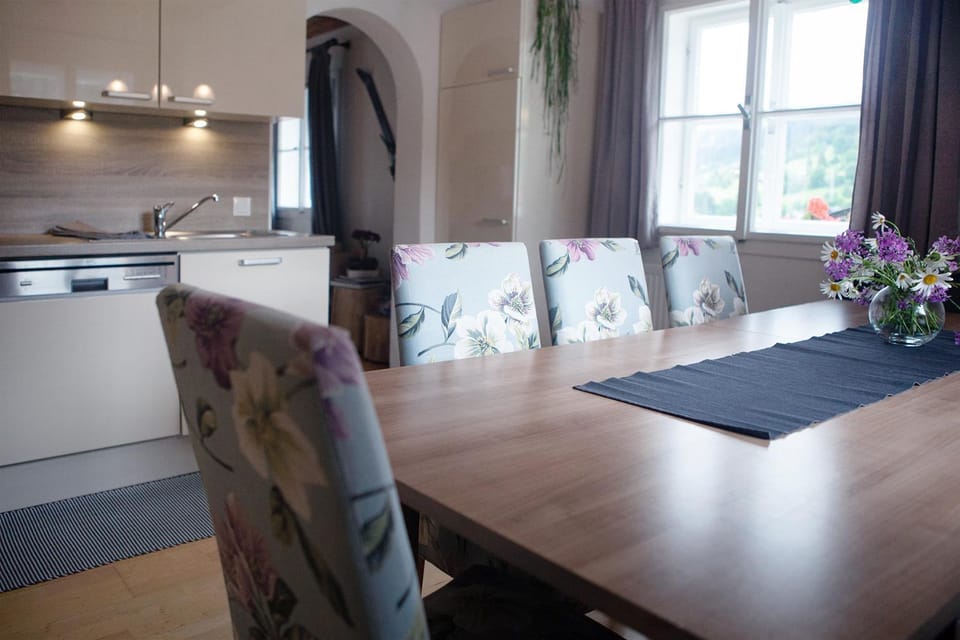 Kitchen or kitchenette, Kitchen or kitchenette, Dining area