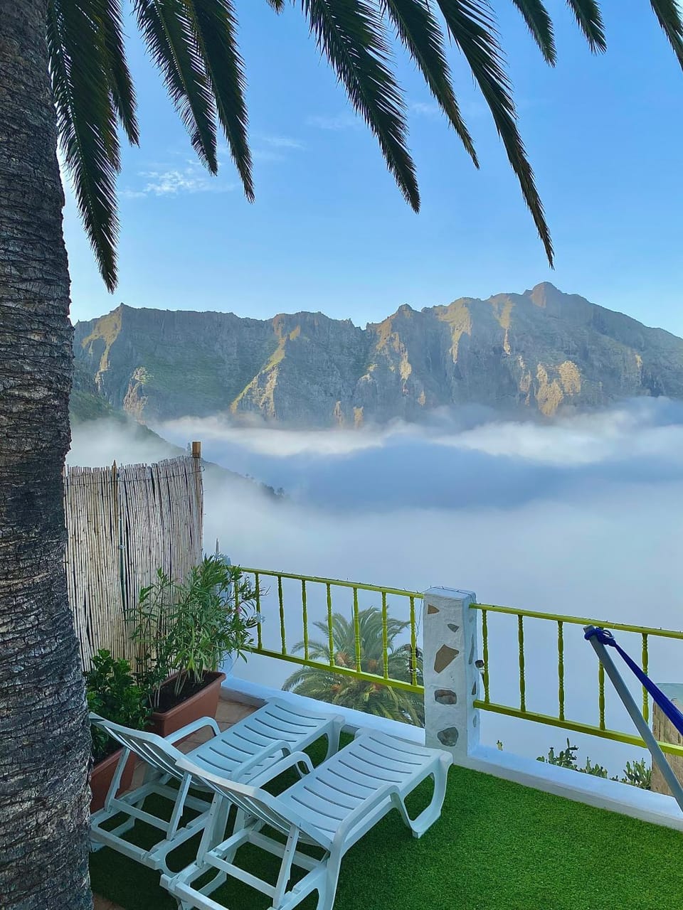 Balcony/Terrace, Mountain view