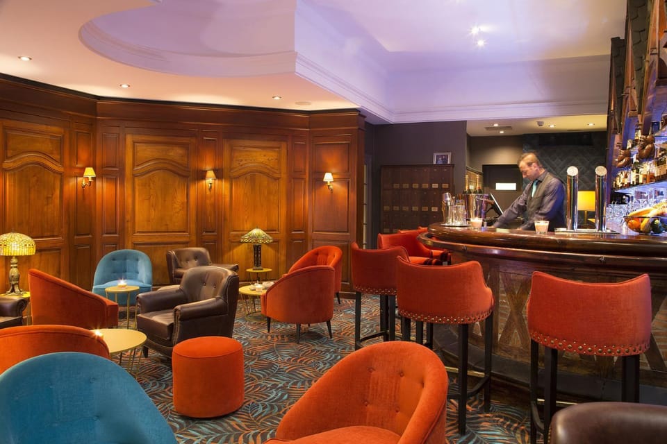 Lounge or bar