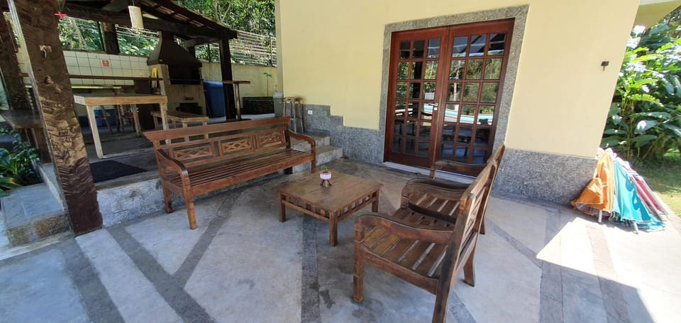 Patio, BBQ facilities, Balcony/Terrace, Living room, Seating area