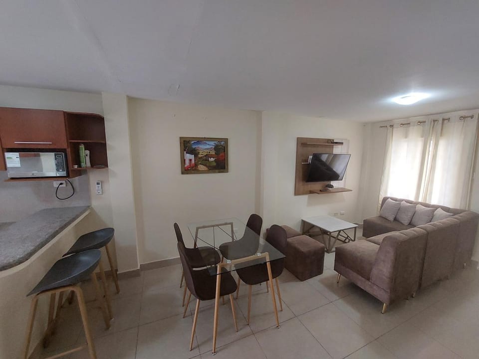 Communal lounge/ TV room, TV and multimedia, Living room, Seating area, Dining area, Evening entertainment