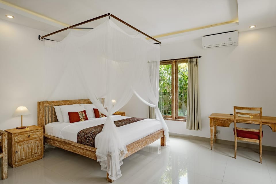 Bed, Photo of the whole room, Bedroom, towels, air conditioner