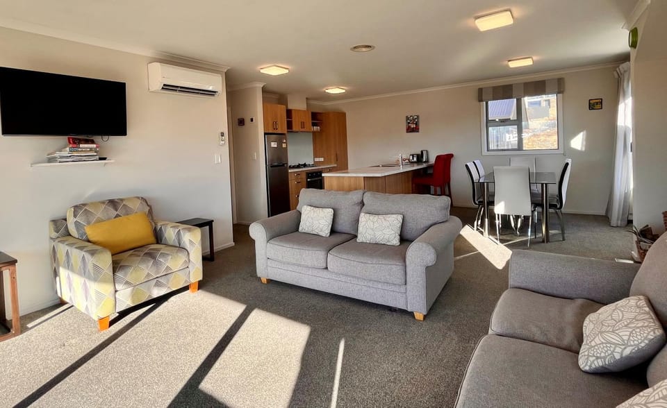 TV and multimedia, Living room, fireplace