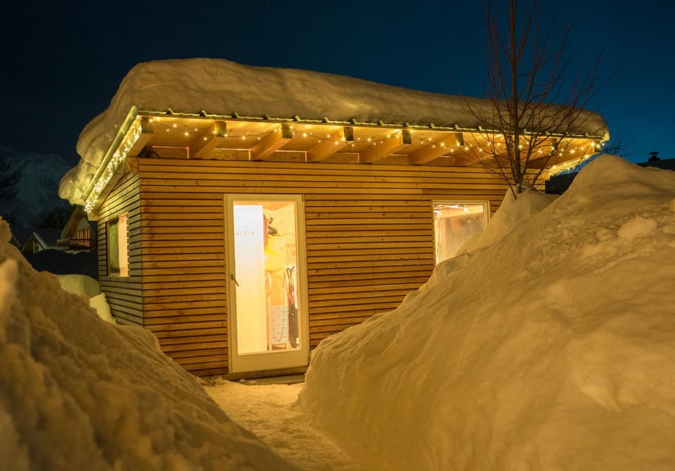 Property building, Facade/entrance, Winter, Sauna