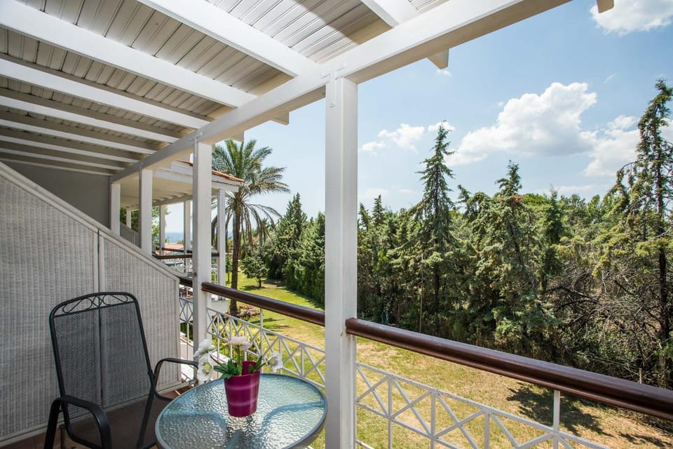 Balcony/Terrace, Garden view