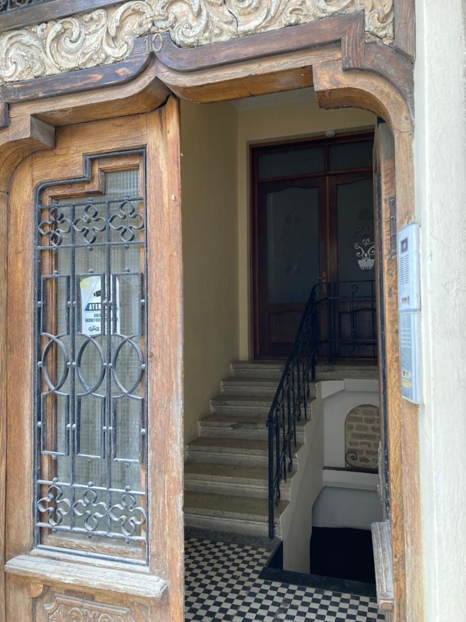 Facade/entrance