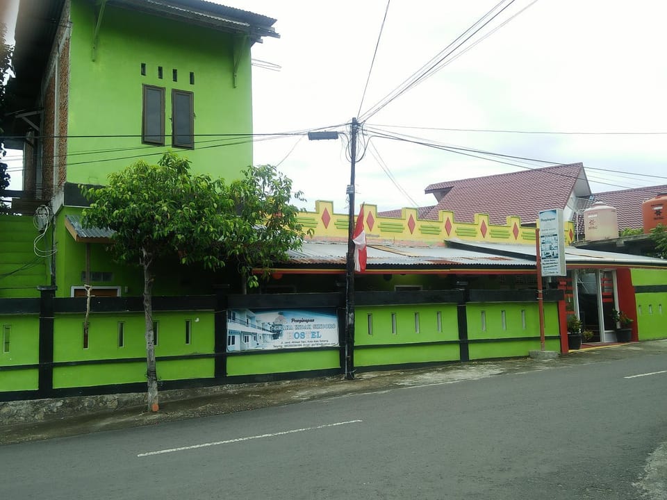 RedDoorz Syariah near Paradiso Beach Sabang Bed and Breakfast in Indonesia