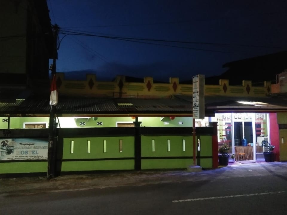 RedDoorz Syariah near Paradiso Beach Sabang Bed and Breakfast in Indonesia