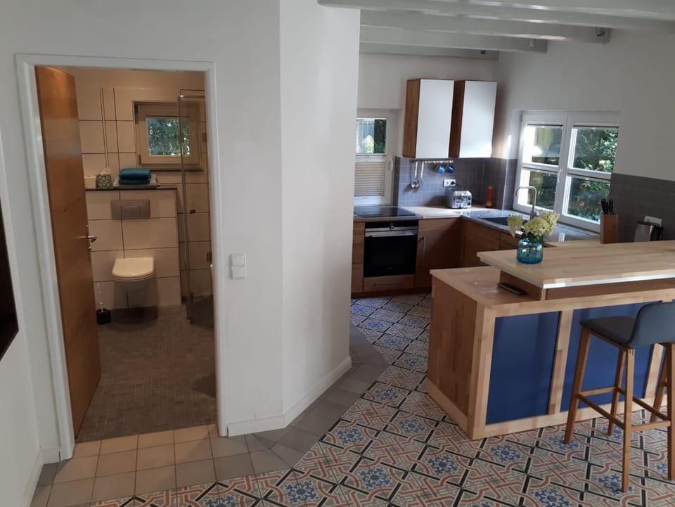Bathroom, Kitchen or kitchenette, Seating area, Dining area