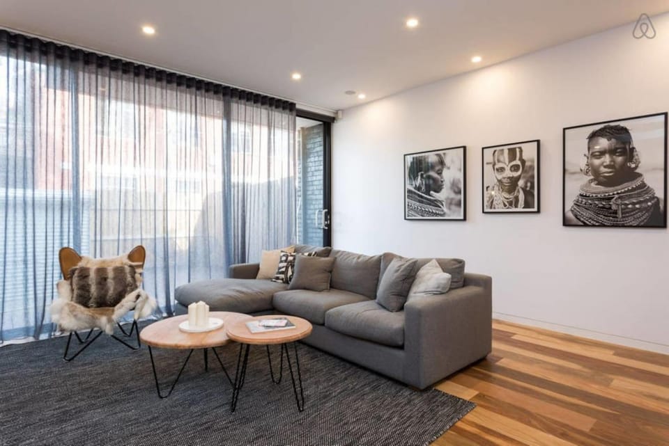 Living room, Decorative detail, Seating area