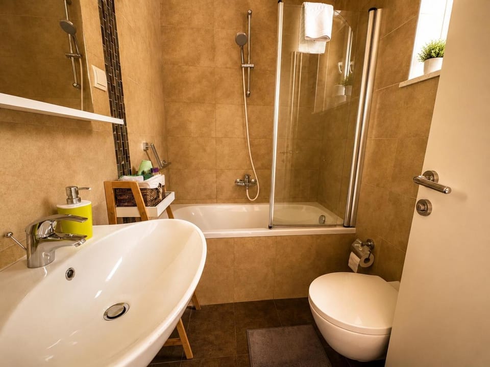 Bathroom, Bath
