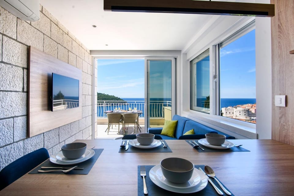 TV and multimedia, Dining area