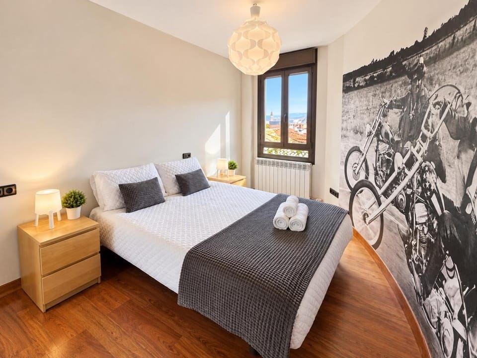 ATICO Catedral Barbacoa y Aire sin ascensor By Apartamentos Logrono Apartment in Logrono