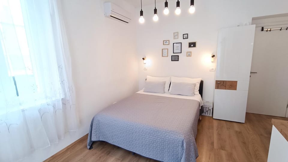 Bed, Bedroom, wardrobe
