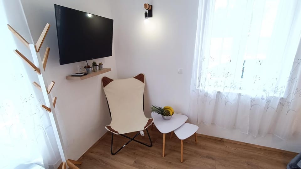 TV and multimedia, Seating area
