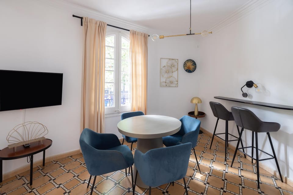Living room, Dining area