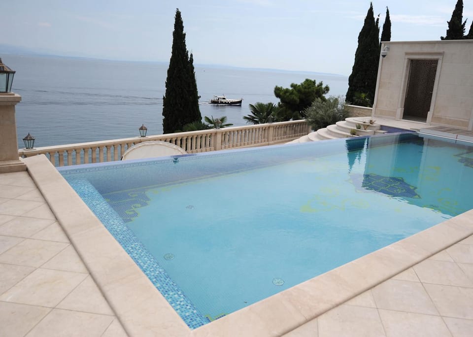 Day, Natural landscape, Pool view, Sea view, Swimming pool, Swimming pool, sunbed