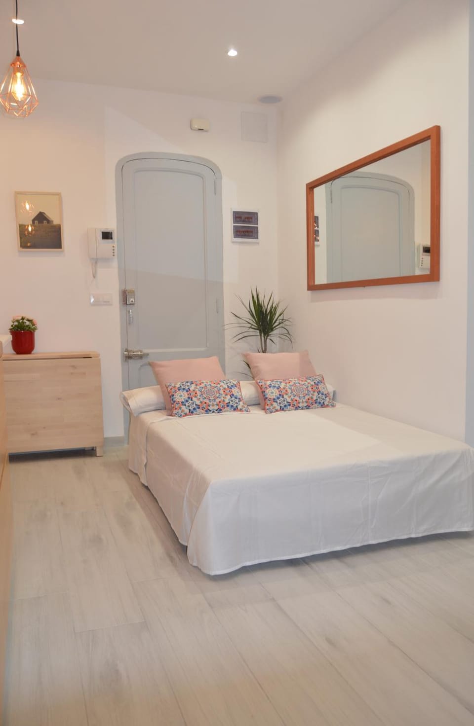 Bed, Living room