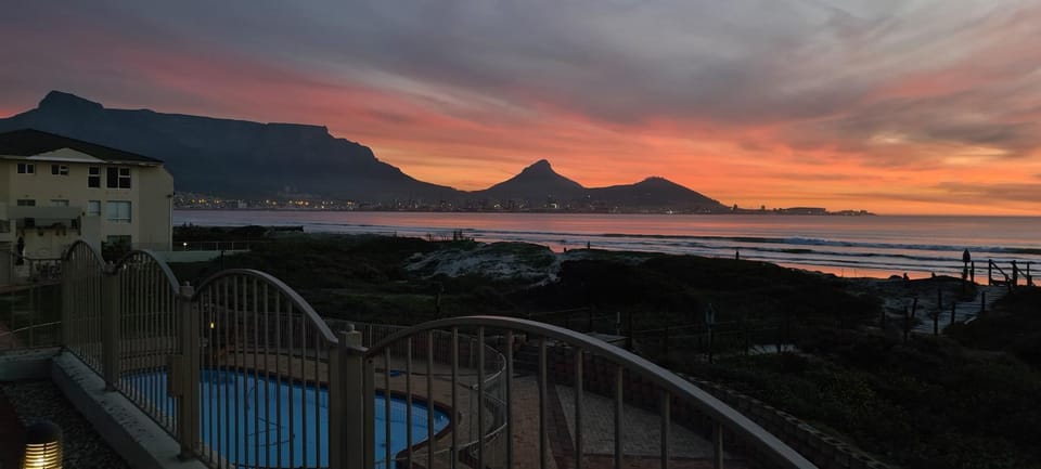 Mountain view, Swimming pool, Sunset