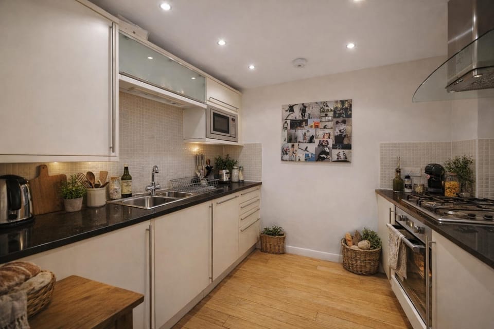 2 Bed Chic Apartment near Shoreditch & Liverpool St FREE WIFI & PARKING by City Stay Aparts London Apartment in London Borough of Hackney
