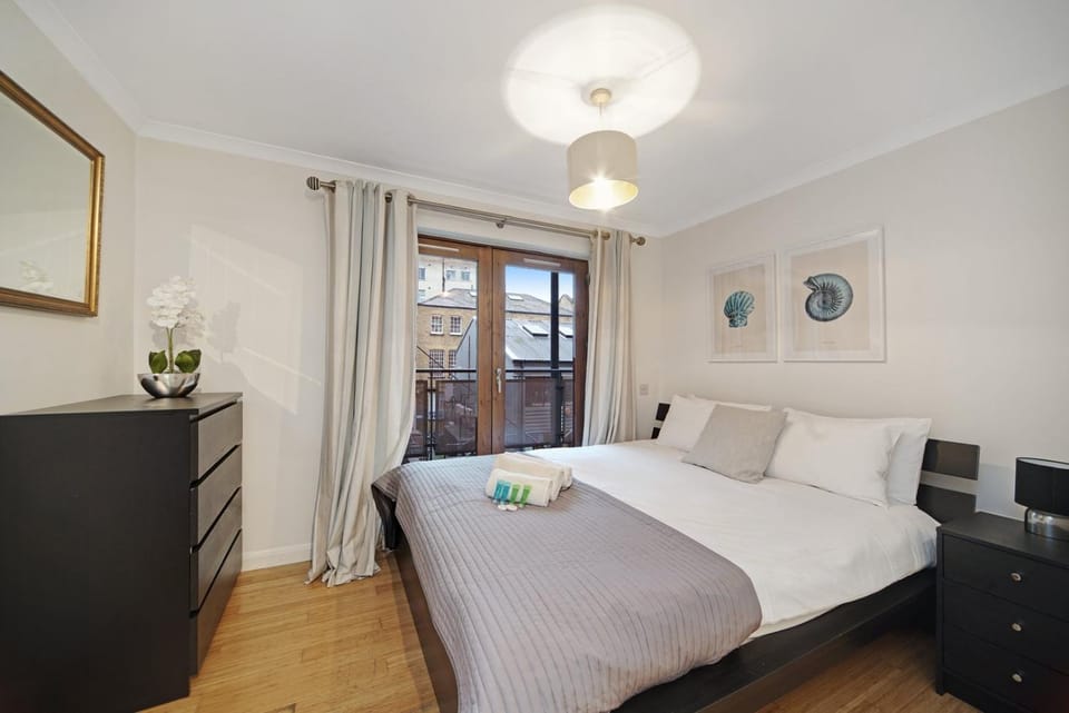 2 Bed Chic Apartment near Shoreditch & Liverpool St FREE WIFI & PARKING by City Stay Aparts London Apartment in London Borough of Hackney
