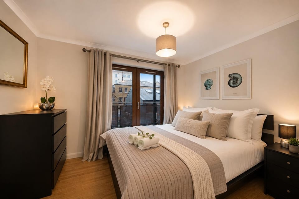 2 Bed Chic Apartment near Shoreditch & Liverpool St FREE WIFI & PARKING by City Stay Aparts London Apartment in London Borough of Hackney