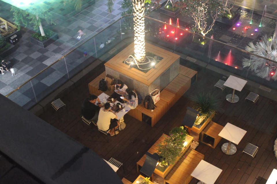 Restaurant/places to eat, Night