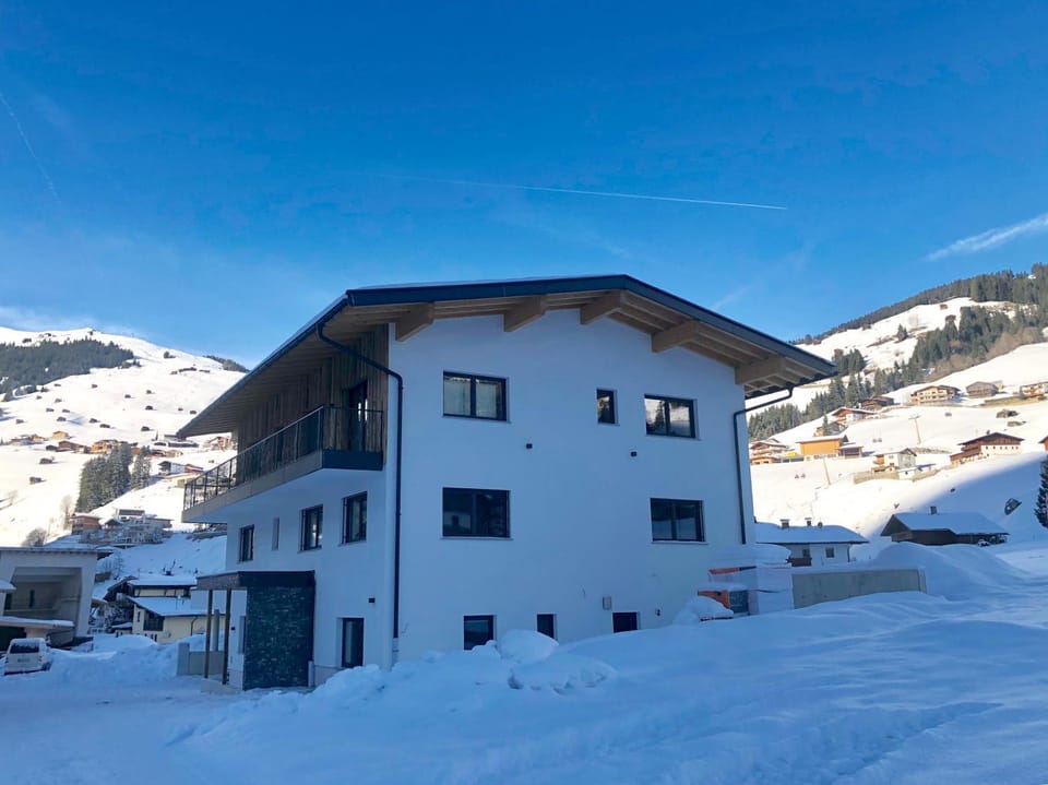 Property building, Winter