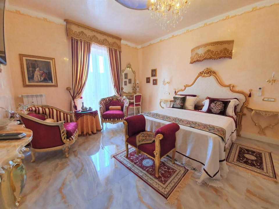 Seating area, Bedroom