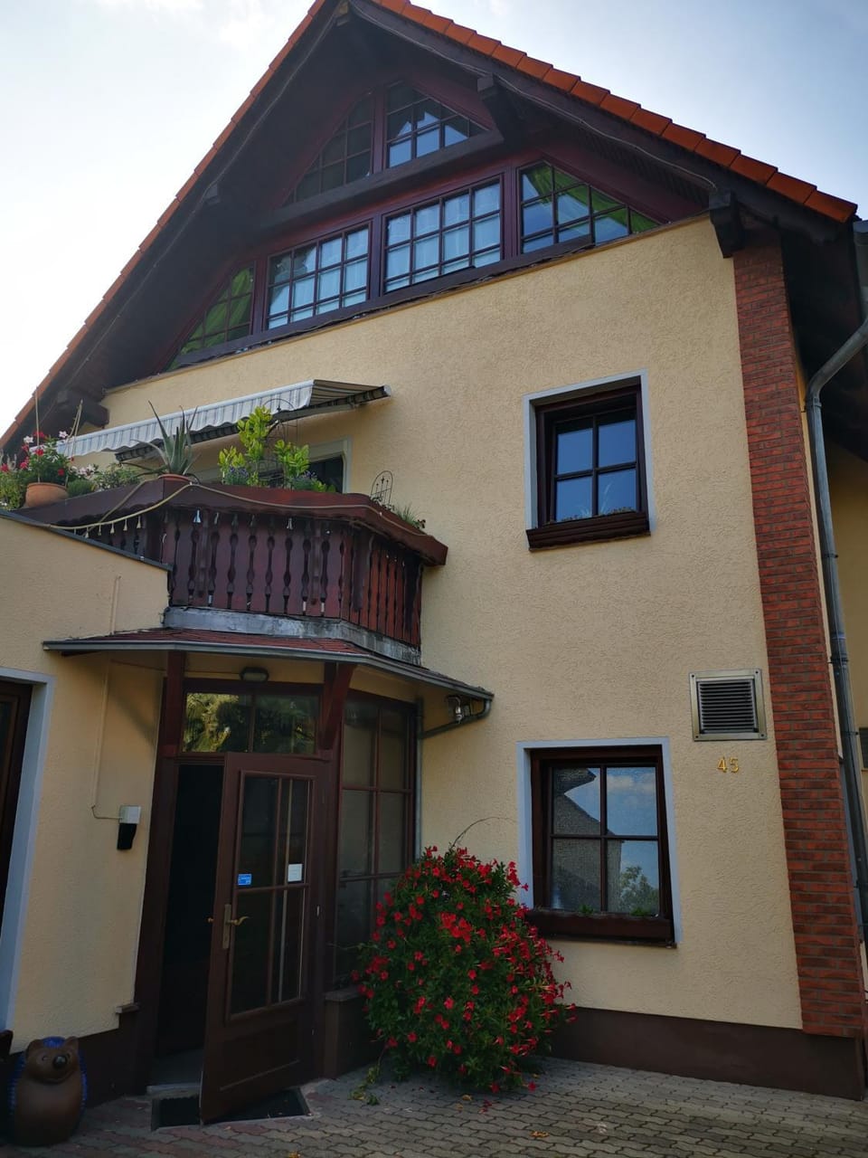 Property building, Facade/entrance
