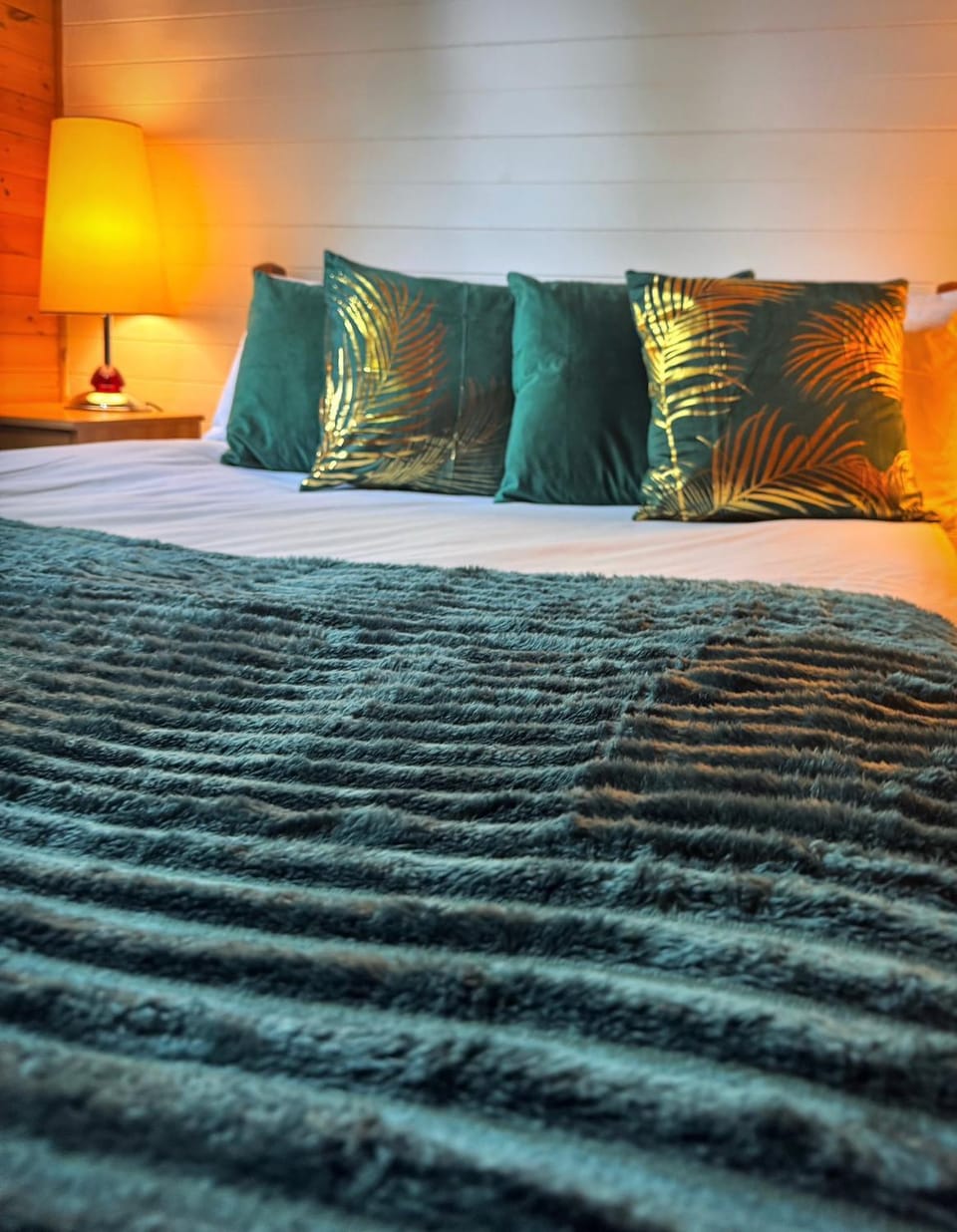 Shrew Lodge-woodland Lodges-Hot Tub-Pembrokeshire-Tenby Chalet in Wales