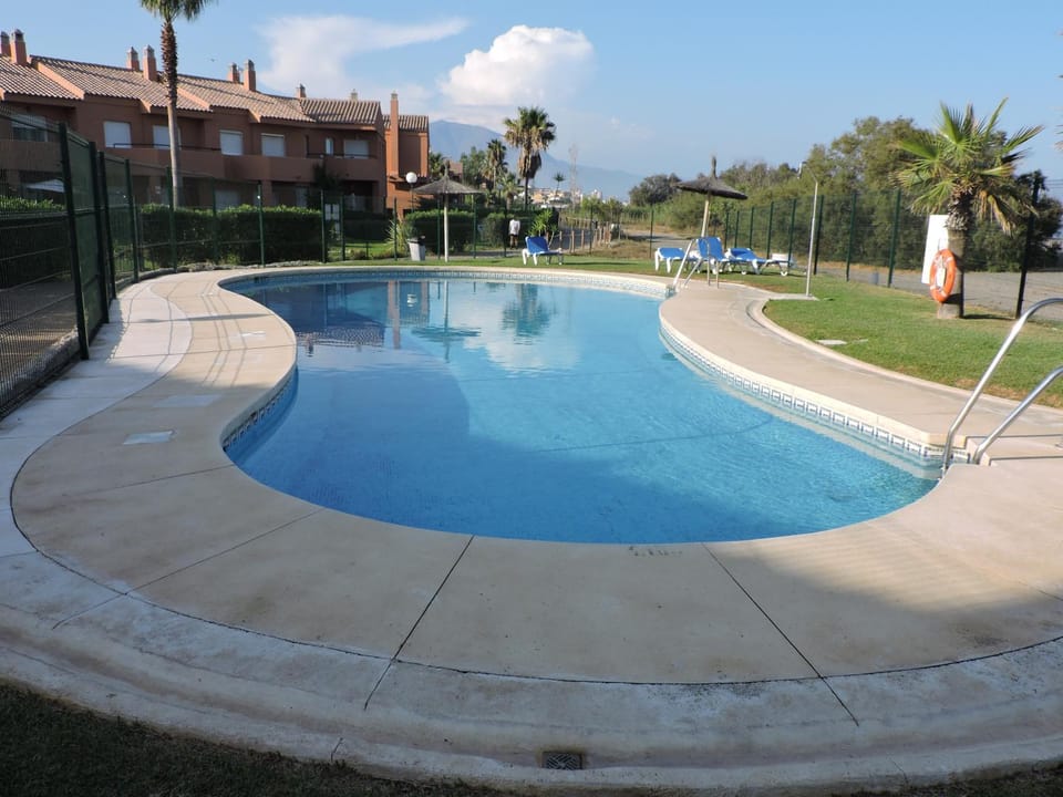 Swimming pool, Swimming pool