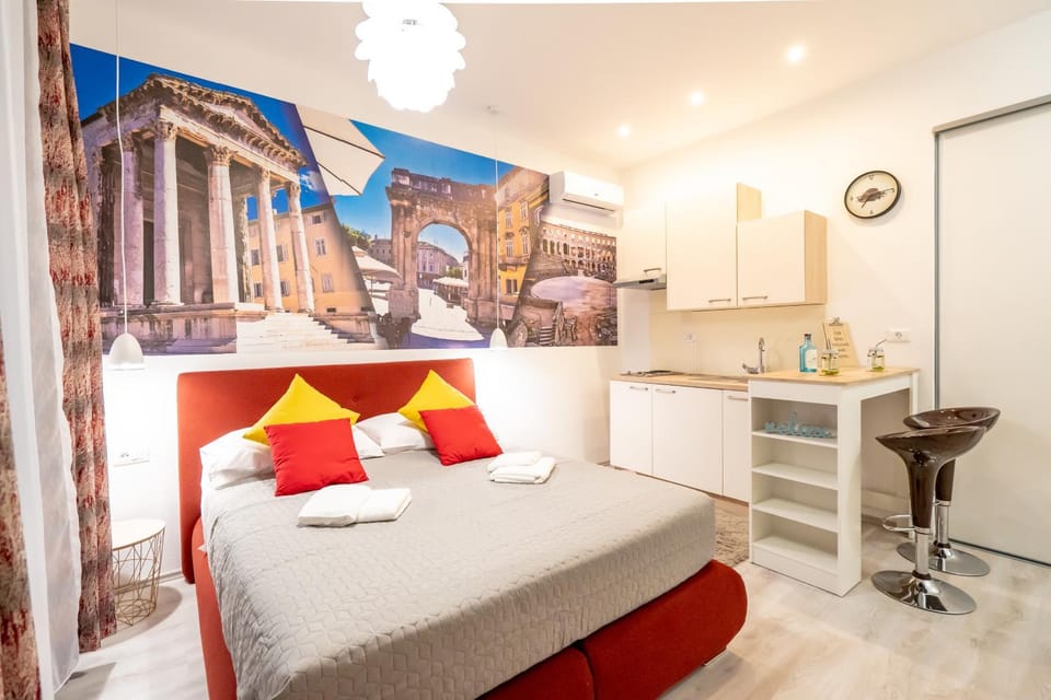 Bed, Photo of the whole room, Bedroom