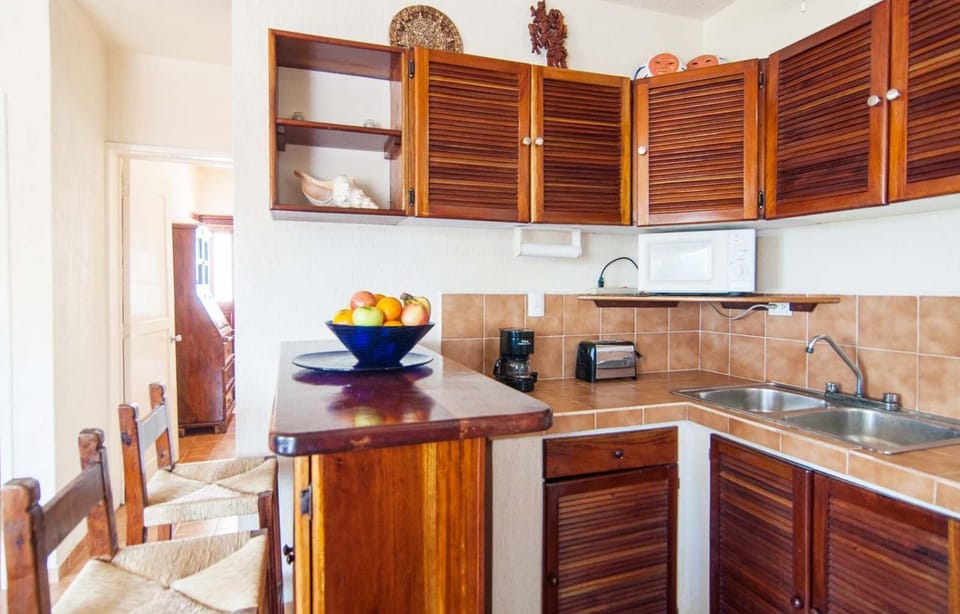 Kitchen or kitchenette, toaster