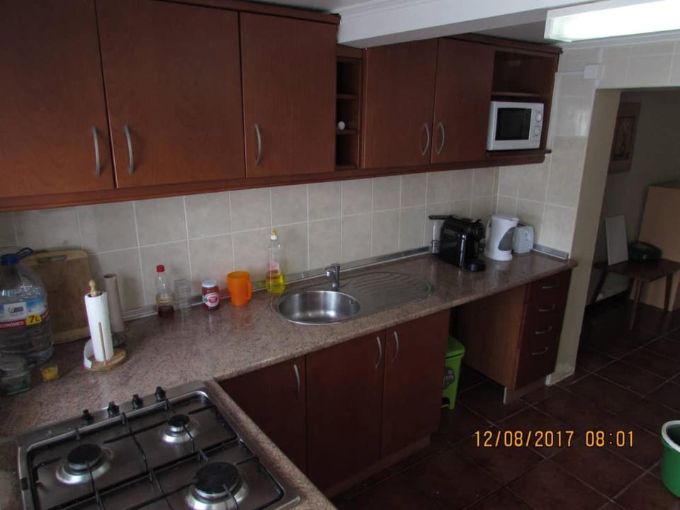 Coffee/tea facilities, Kitchen or kitchenette, minibar, stove