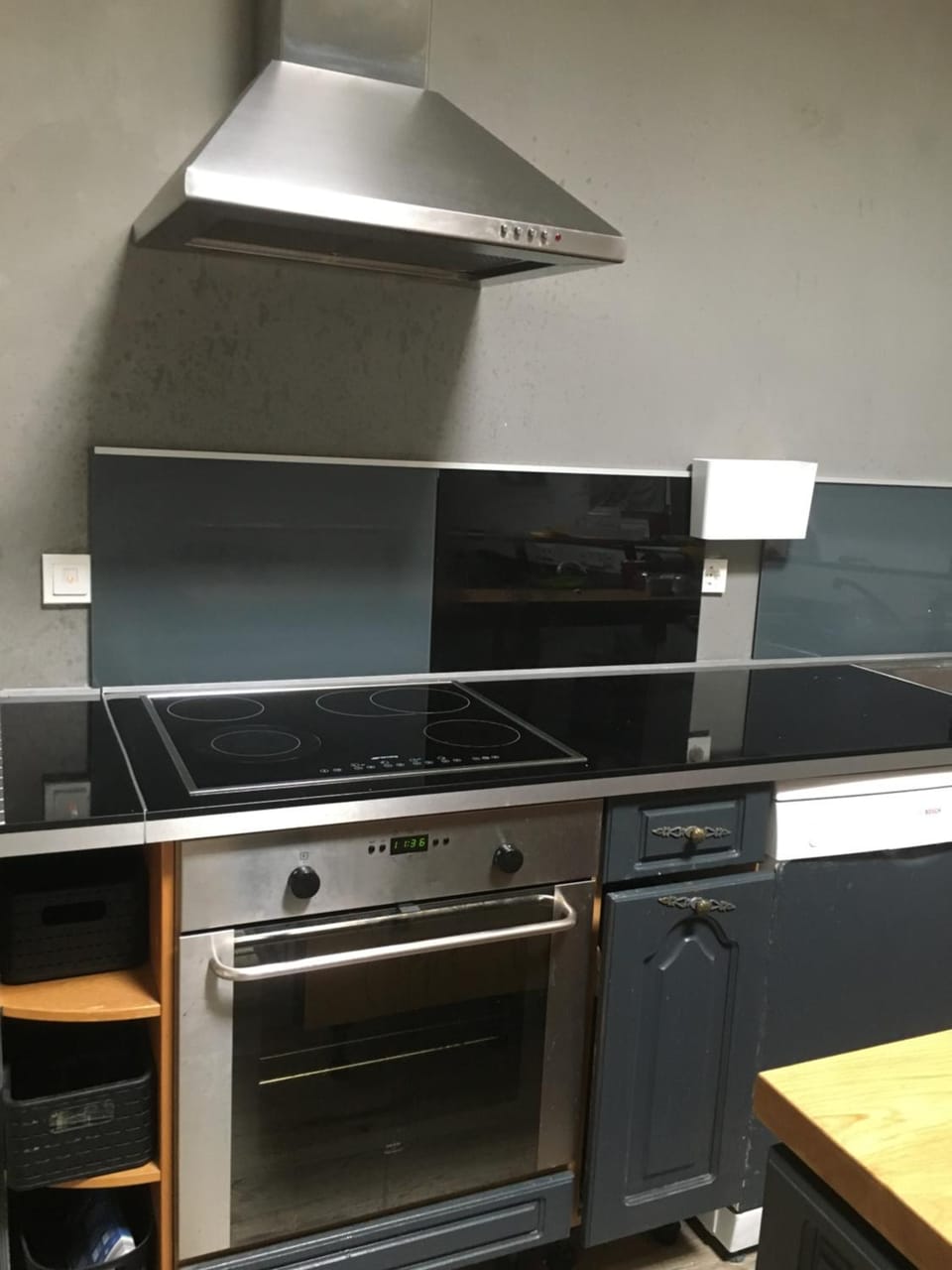 Kitchen or kitchenette, Communal kitchen