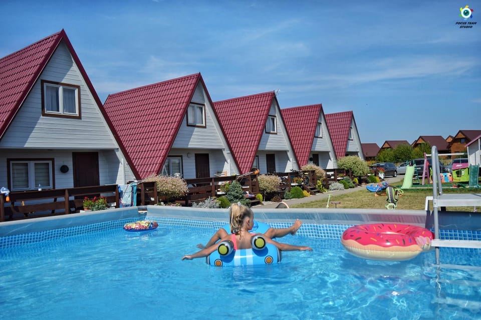 Property building, People, Swimming pool, children, Family