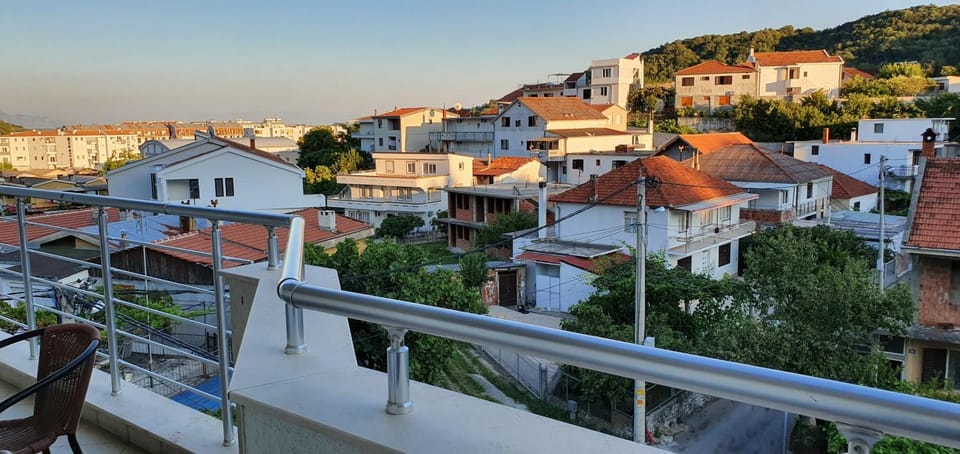 Neighbourhood, View (from property/room), Balcony/Terrace, City view, Street view