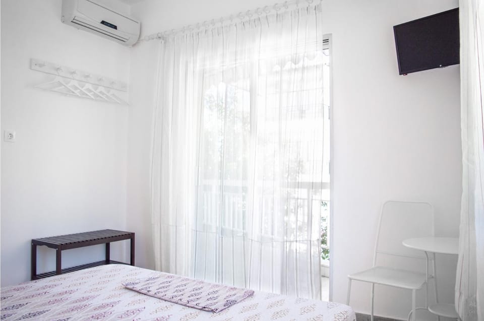 TV and multimedia, Bedroom, air conditioner