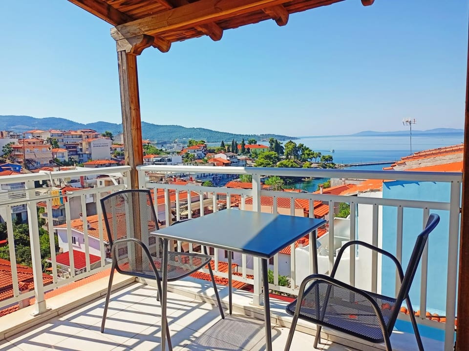 Patio, Day, Natural landscape, View (from property/room), Balcony/Terrace, Mountain view, Sea view